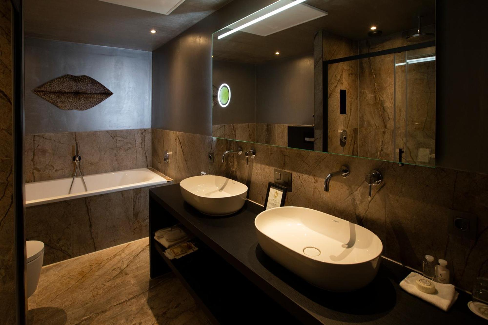Landhuishotel De Bloemenbeek Hotel 4*